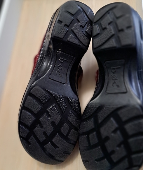 B.O.C. Born Concepts Burgundy Patent Leather Clogs/Mules   Size 7.5 - Picture 11 of 13